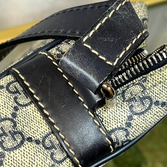 Gucci Blue Crossbody Bag with Iconic Design - Picture 11 of 11